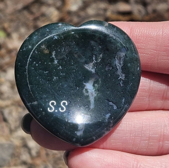 Heart-Shaped Stone Set - Picture 2 of 6